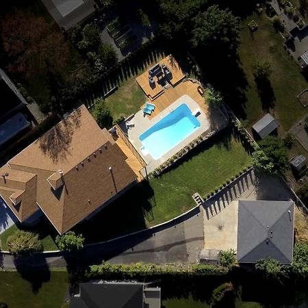 Luxurious 5 Bedroom House With Pool & Sauna West Kelowna Ngoại thất bức ảnh