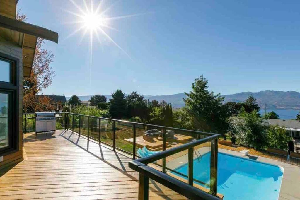 Luxurious 5 Bedroom House With Pool & Sauna West Kelowna Ngoại thất bức ảnh