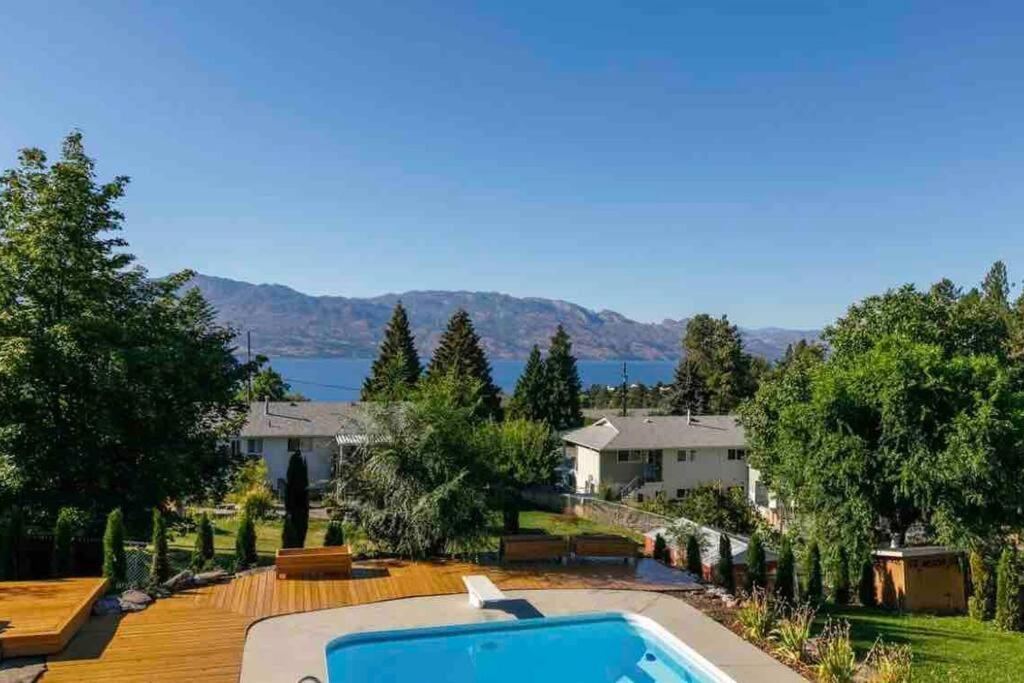 Luxurious 5 Bedroom House With Pool & Sauna West Kelowna Ngoại thất bức ảnh