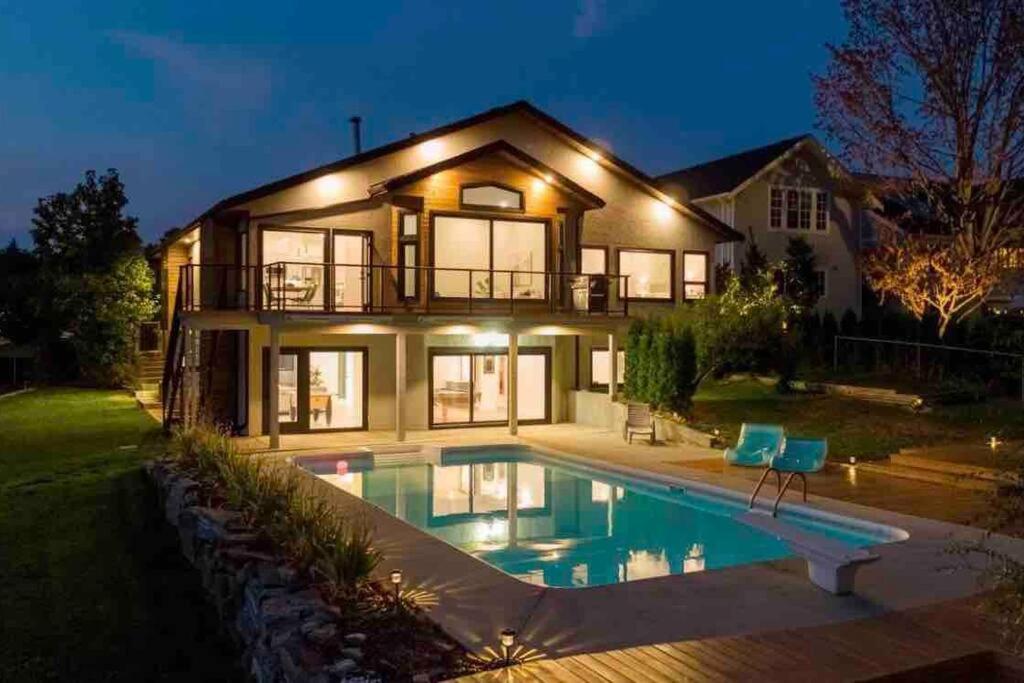 Luxurious 5 Bedroom House With Pool & Sauna West Kelowna Ngoại thất bức ảnh